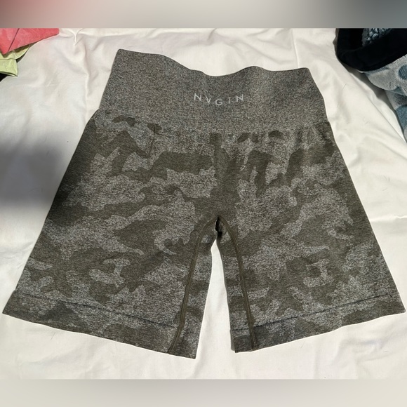 NVGTN Seamless Camo Shorts - Picture 2 of 5